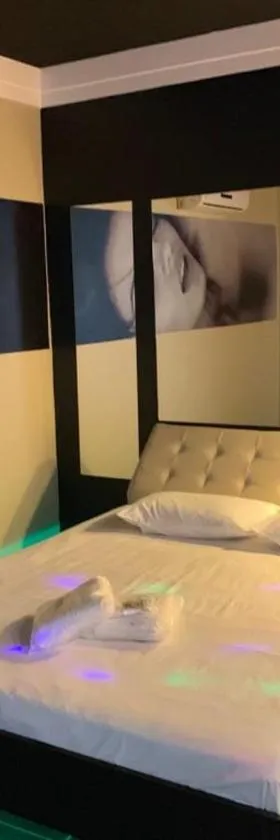 IBIZA GOLDEN MOTEL，位于弗朗卡的酒店