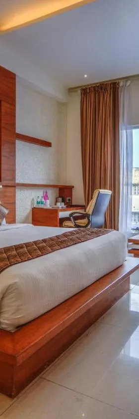 Hotel Pioneer Grand Palace，位于纳盖科伊尔的酒店