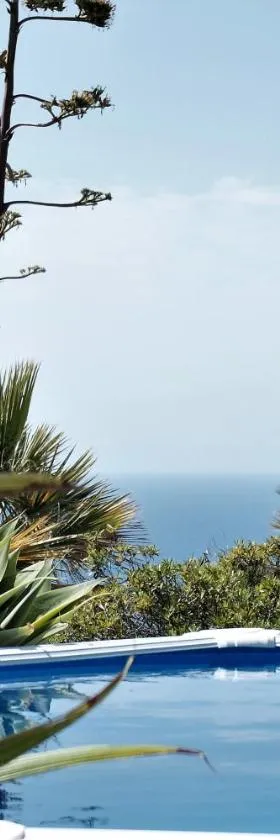 ZenRepublic, your private villa with outdoor jacuzzi & pool with stunning ocean views，位于Puntillo del Sol的酒店