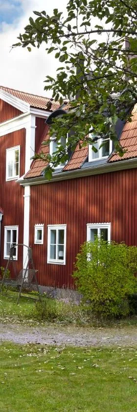 Red Haven Cottage，位于Edsbruk的酒店