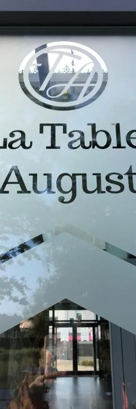La table d’Auguste，位于Dour的酒店
