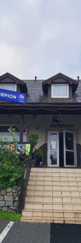 Zajazd Skorpion Rzeniszów，位于Koziegłowy的酒店