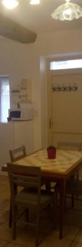 studio les solivettes，位于Châtillon-Coligny的酒店