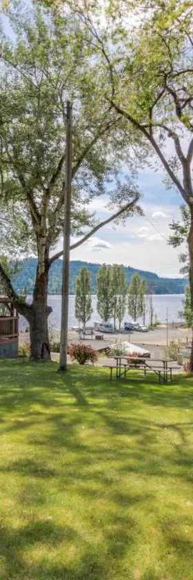 Downtown Harrison Lakefront Getaway，位于Harrison的酒店