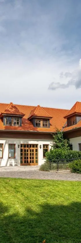 Botanica，位于Dánszentmiklós的酒店