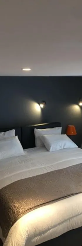 HOTEL HOVI DE LA MAIRIE，位于奥贝维利埃的酒店