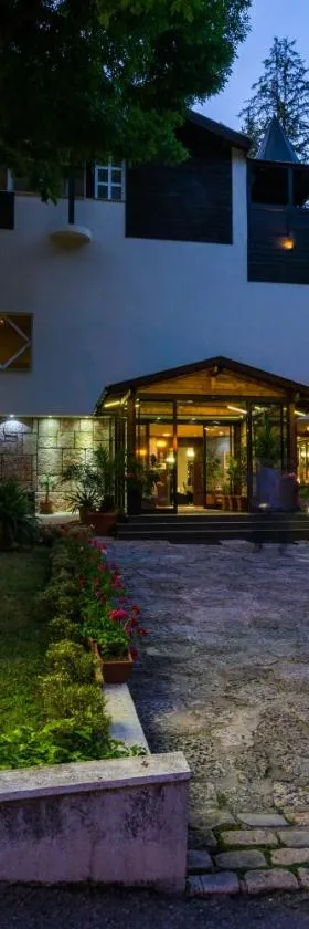Family Park Hotel Kyoshkove，位于舒门的酒店