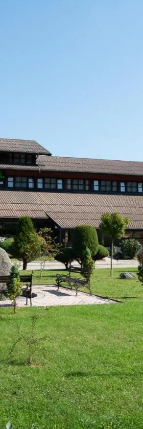Hotel TISA，位于Busovača的酒店