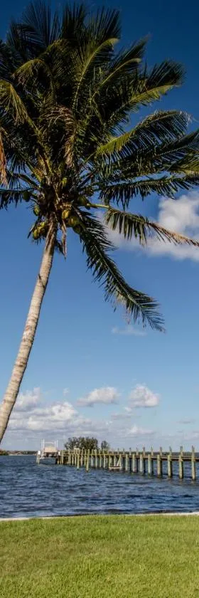 Island View Cottages Sebastian，位于塞巴斯蒂安的酒店