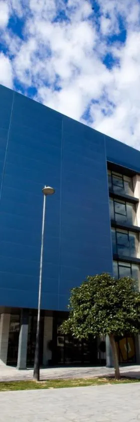 Villa Alojamiento y Congresos - Villa Universitaria，位于圣维森特德尔拉斯佩奇的酒店