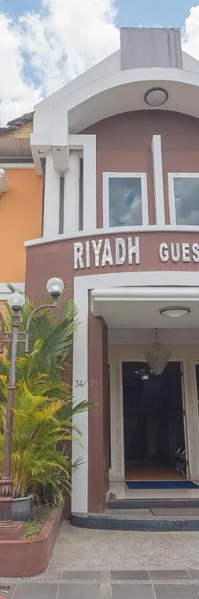 RedDoorz Plus Syariah at Banjarbaru 2，位于Banjarbaru的酒店