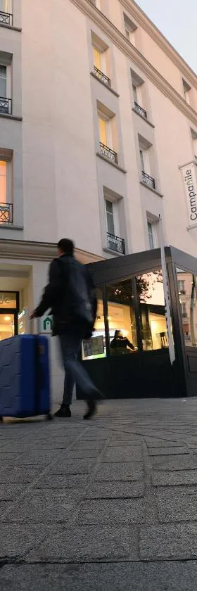 CAMPANILE PARIS - Clichy Centre，位于克利希的酒店