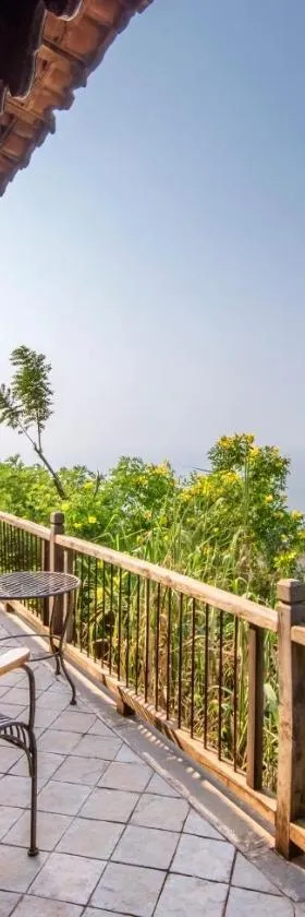 SaffronStays Villa 270, Dapoli，位于达博利的酒店
