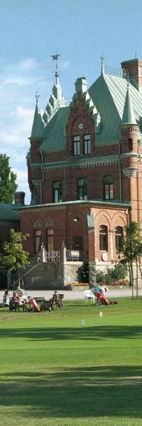 Torreby Slott Hotel & Golf，位于蒙克达尔的酒店