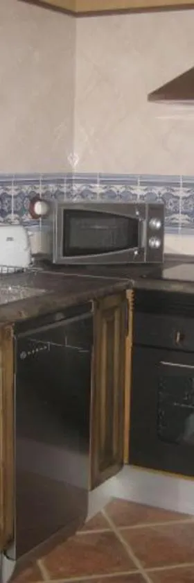 Apartamentos Rurales Esencias De La Alcarria，位于Hueva的酒店