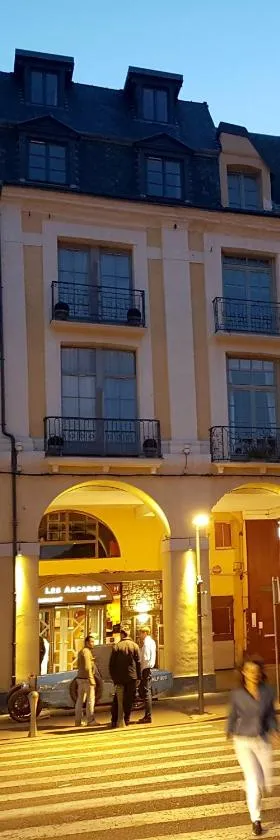 LES ARCADES，位于迪耶普的酒店