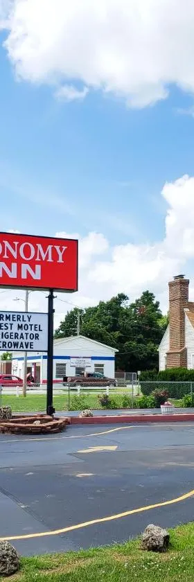 Economy Inn，位于Taylorville的酒店