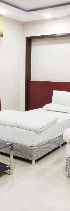 Bodhgaya Seven Inn Hotel n Restaurant，位于菩提伽耶的酒店