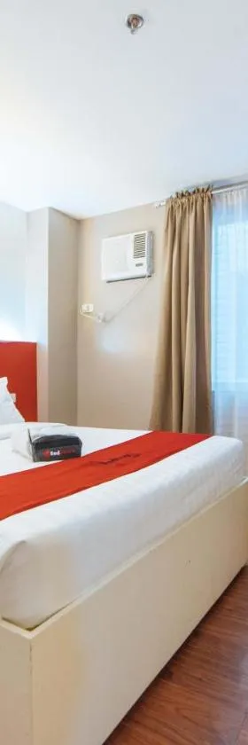 RedDoorz Plus at Hotel Metro Kalibo，位于卡利博的酒店