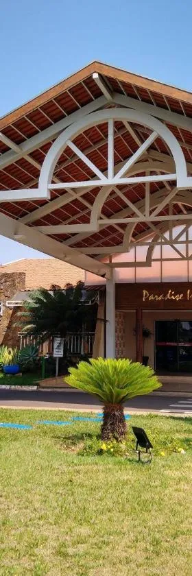 Paradise Inn Hotel，位于卡坦杜瓦的酒店