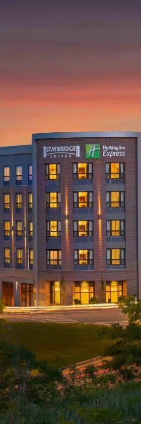 Staybridge Suites - Quincy by IHG，位于昆西的酒店