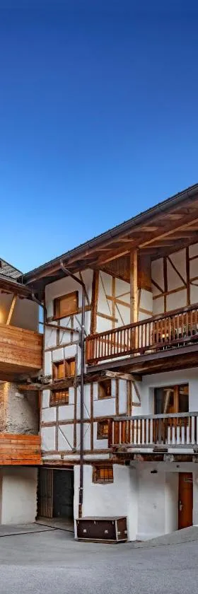 Jugendherberge Trin，位于Trin的酒店