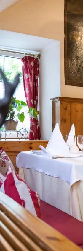 Hotel & Restaurant Wastlwirt，位于圣迈克尔隆高的酒店