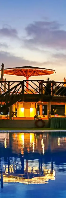 Sunbeach Hotel & Resort，位于Bakau的酒店
