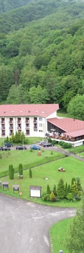 Hotel Mladost，位于耶蒂斯特的酒店