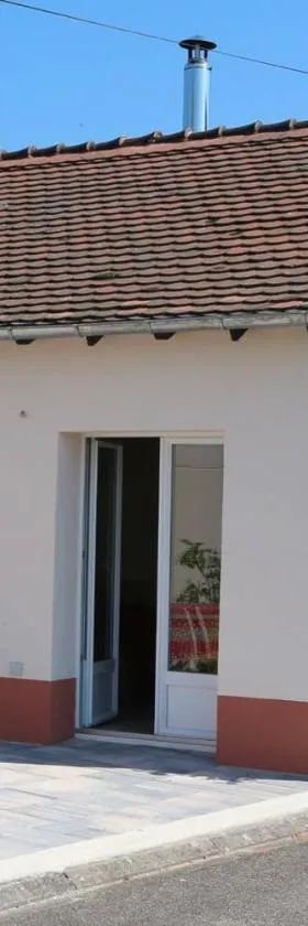 Gîte chez Claude & Jacqueline，位于讷维莱尔－莱萨韦讷的酒店