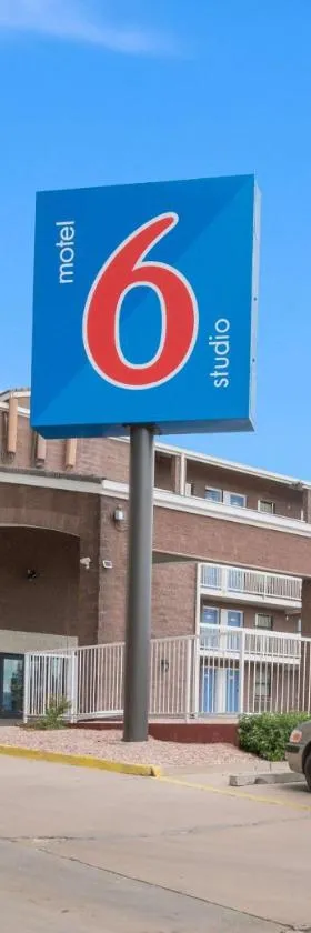 Motel 6-Colorado Springs, CO - Air Force Academy，位于科罗拉多斯普林斯的酒店