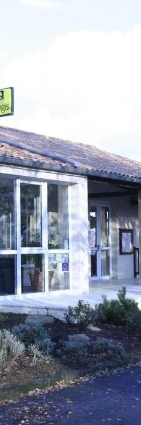 LOGIS Hôtel LES 3 MARCHANDS，位于布雷叙尔的酒店