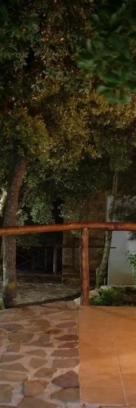 Casas Rurales Cortijos el Encinar，位于托雷斯的酒店
