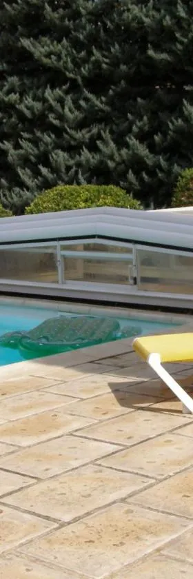 Maison provençale chaleureuse avec piscine，位于穆里耶的酒店