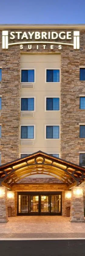 Staybridge Suites - Gainesville I-75 by IHG，位于盖恩斯维尔的酒店