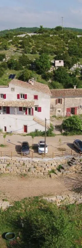 Gîte de Gazelle Chambres d'hôte，位于La Vacquerie-et-Saint-Martin-de-Castries的酒店