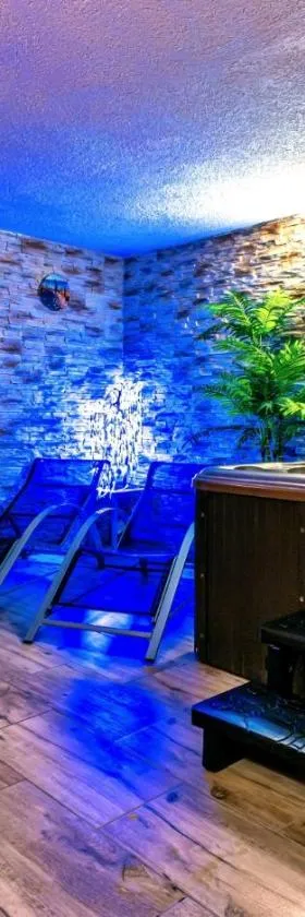Hotel Stará škola na Šumavě，位于舒马瓦山区霍日采的酒店