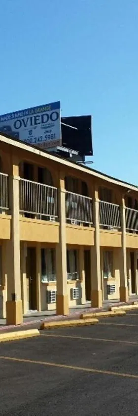 Carefree Inn Flatonia，位于Flatonia的酒店