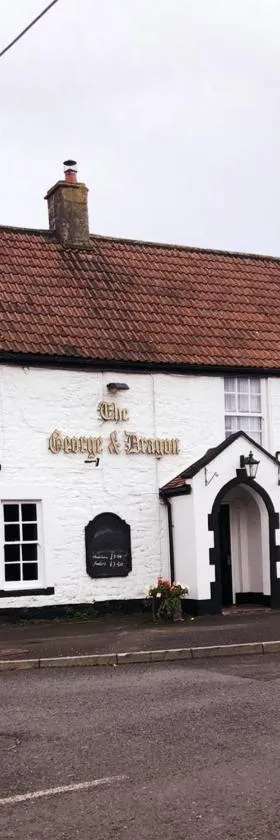 The George & Dragon Felton，位于Felton的酒店
