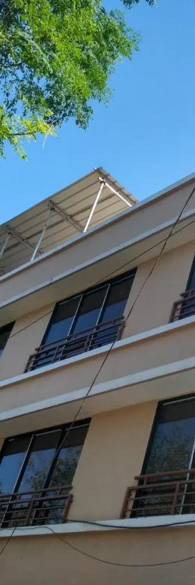 Hotel Rajendra，位于Chinchani的酒店