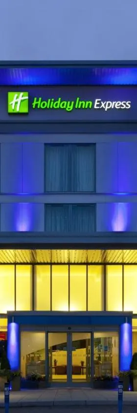 Holiday Inn Express London Stansted Airport by IHG，位于斯丹斯达蒙费雪特的酒店