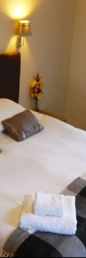 Ban-Car Hotel，位于Cairness的酒店