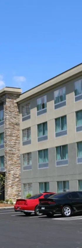 Holiday Inn Express & Suites - Hendersonville SE - Flat Rock by IHG，位于弗拉特罗克的酒店