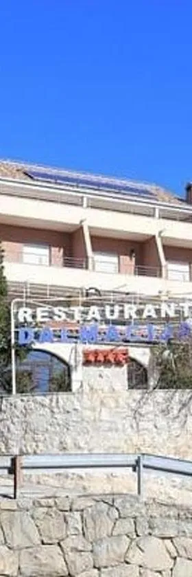 Dalmacija，位于奥米什的酒店