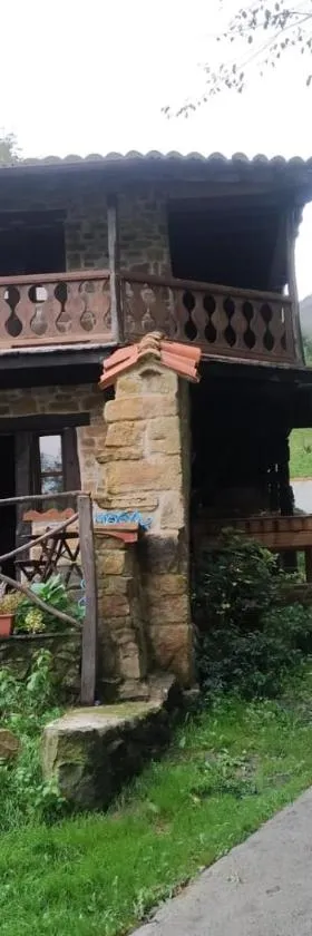 Albergue De Soba，位于Lavín的酒店