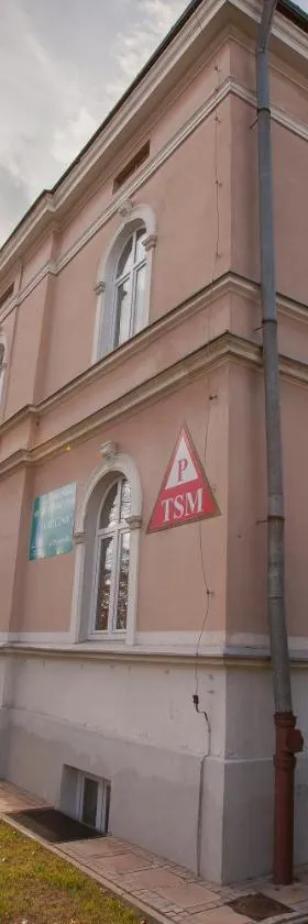 PTSM乡村青年旅馆，位于普热梅希尔的酒店