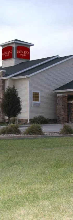Castle Rock Inn & Suites - Quinter，位于Quinter的酒店