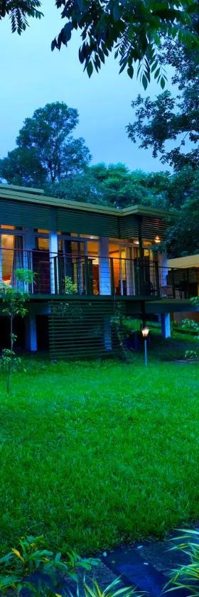 Kuruva Island Resort And Spa - By KABINI BREEZE, Wayanad，位于玛纳多迪的酒店