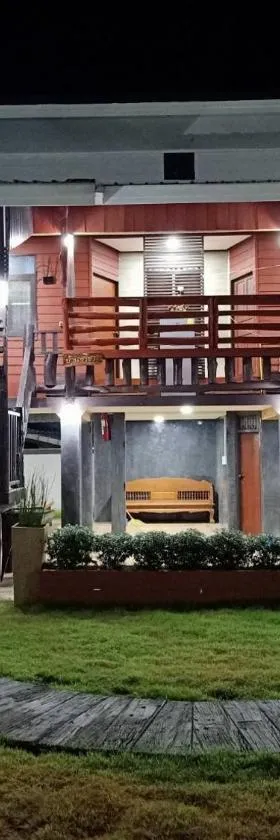 บ้านสวนแก้วเฮือนคำ，位于讪巴东的酒店