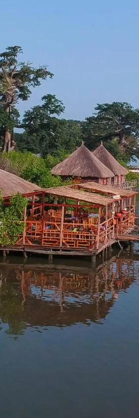 Bintang Bolong Lodge，位于宾当的酒店